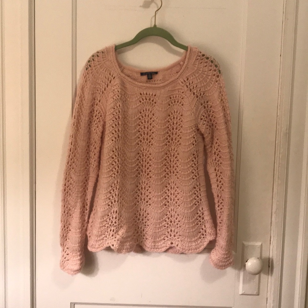 American eagle light pink scalloped sweater